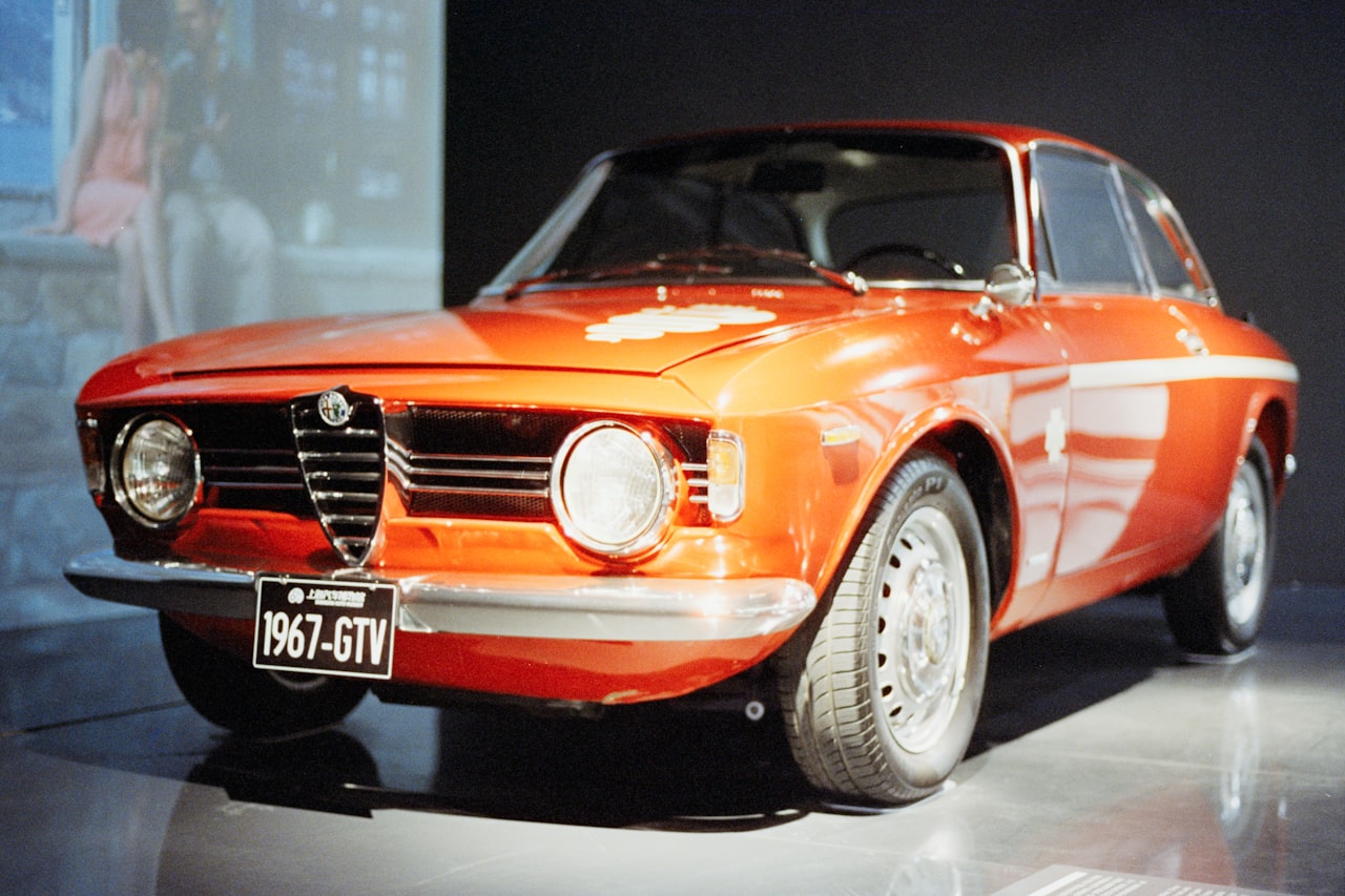 Alfa Romeo GTV 916 coupe in red